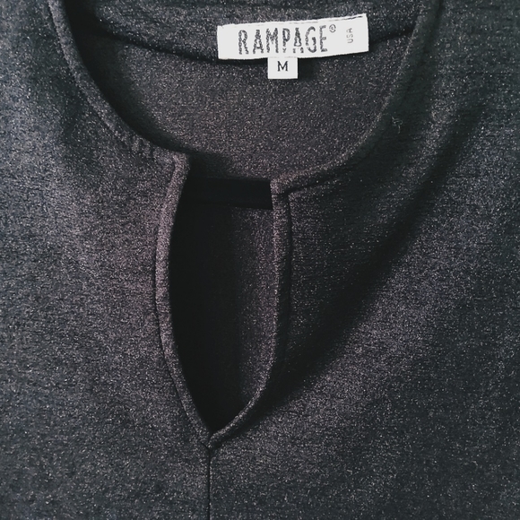 Rampage Black Sleeveless Split Neckline Top - Picture 3 of 3